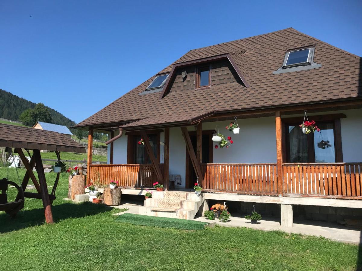 Casuta Din Munti Villa Sadova  Exterior photo